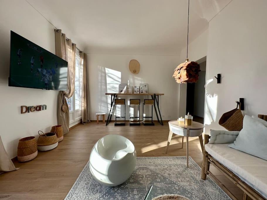 Le Lutz Apartamento Nîmes Exterior foto